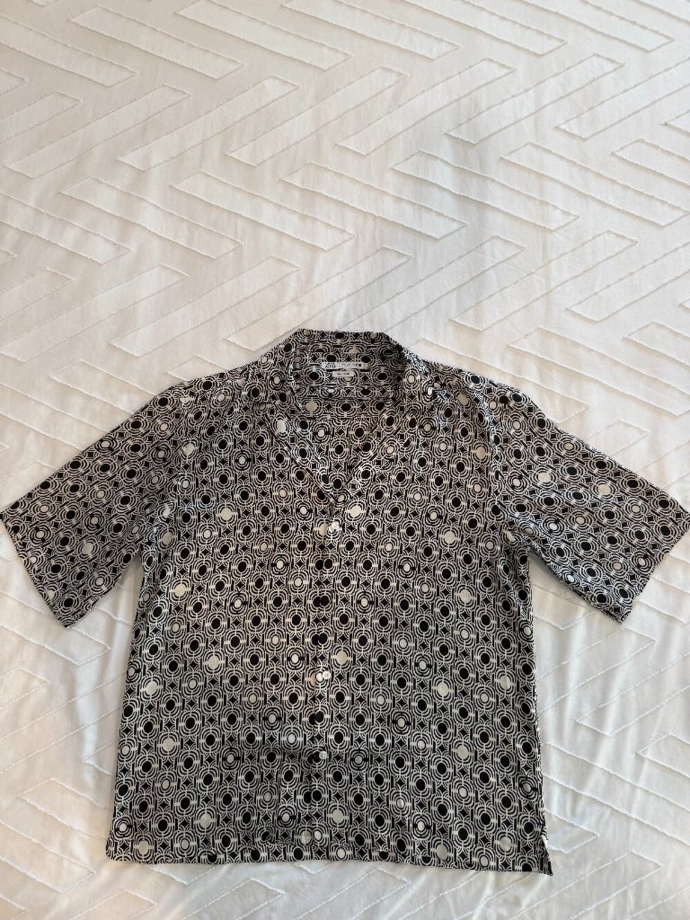 Zara Man Black & White Geometric Print Short Sleeve Shirt